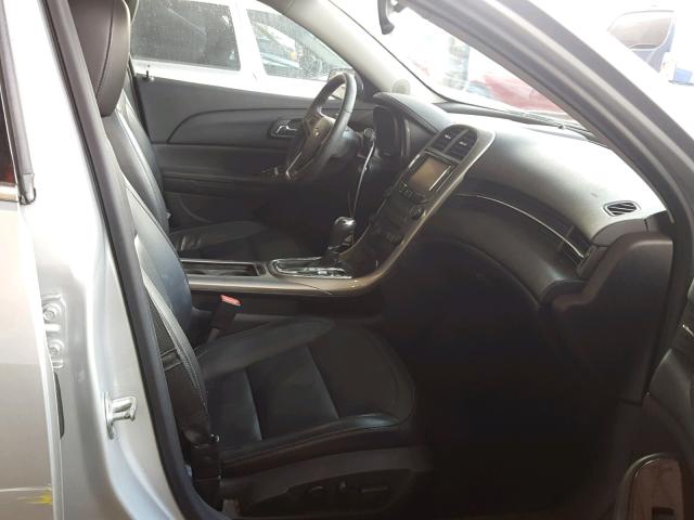 1G11H5SA0DF304019 - 2013 CHEVROLET MALIBU LTZ 银色 照片 5