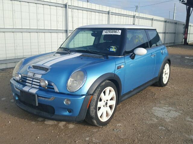 WMWRE33433TD60021 - 2003 MINI COOPER S BLUE photo 2