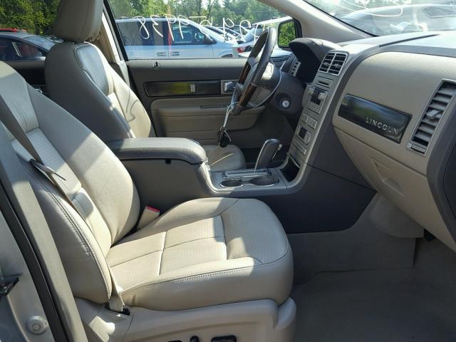 2LMDU88C77BJ13116 - 2007 LINCOLN MKX AWD Gümüş foto 5