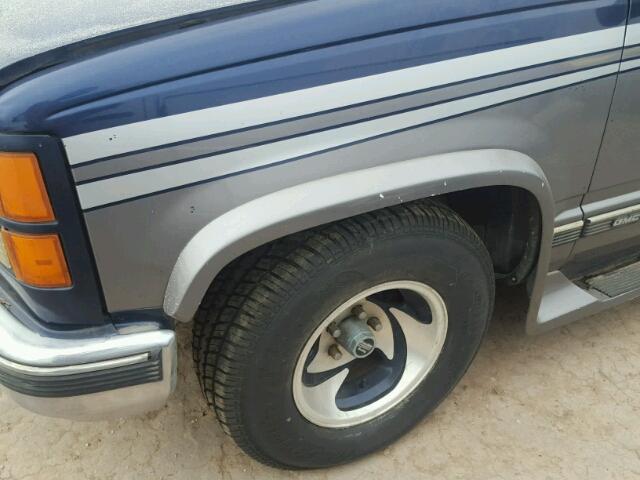 1GDEC16R5TJ741702 - 1996 GMC SUBURBAN BLUE photo 9