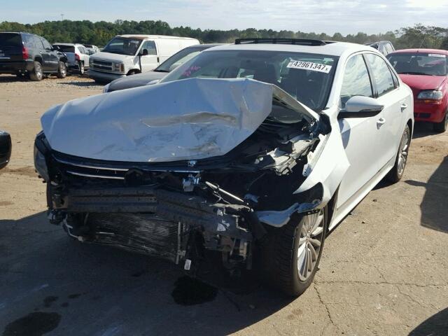 1VWBT7A30GC010096 - 2016 VOLKSWAGEN PASSAT WHITE photo 2