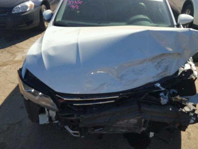 1VWBT7A30GC010096 - 2016 VOLKSWAGEN PASSAT WHITE photo 7