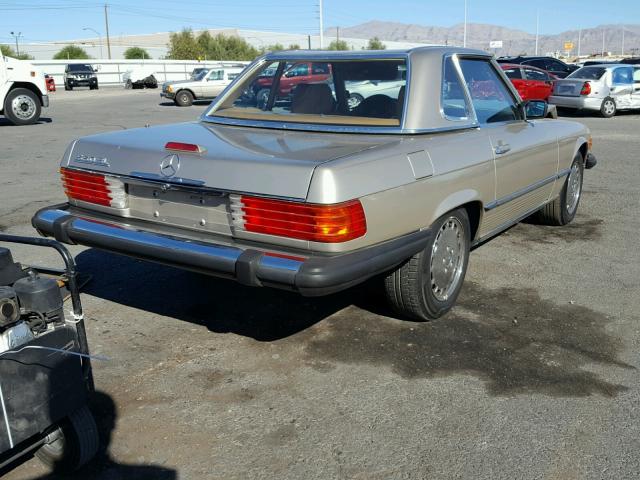 WDBBA48D0KA104522 - 1989 MERCEDES-BENZ 560 SL GRAY photo 4