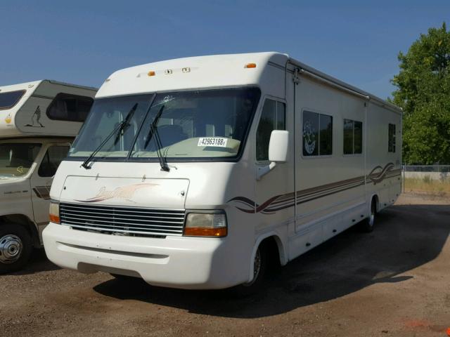 1GBLP37J8W3313754 - 1998 DAMO MOTORHOME WHITE photo 2