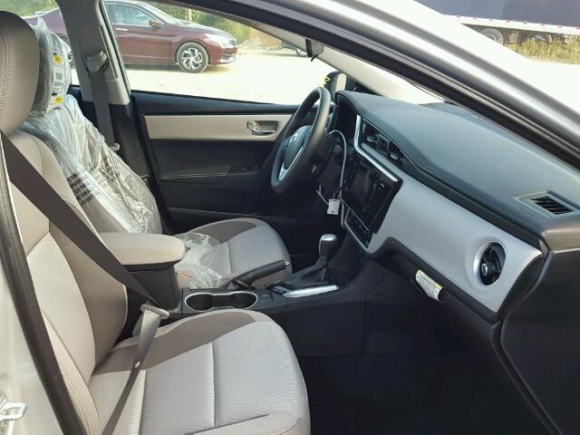 5YFBURHE2HP691440 - 2017 TOYOTA COROLLA L SILVER photo 5