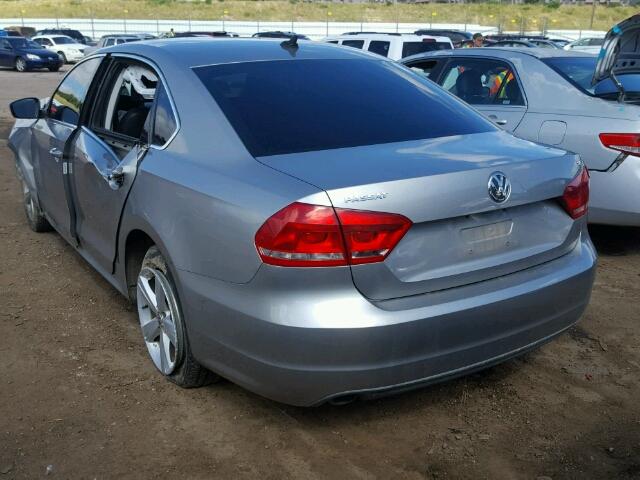 1VWBP7A37DC105870 - 2013 VOLKSWAGEN PASSAT SE GRAY photo 3