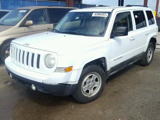 1J4NT1GA8BD119566 - 2011 JEEP PATRIOT WHITE photo 2