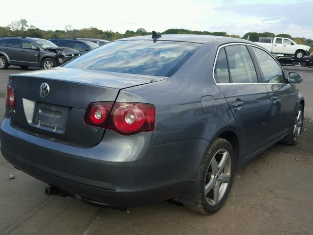 3VWRL7AJXAM171297 - 2010 VOLKSWAGEN JETTA TDI GRAY photo 4