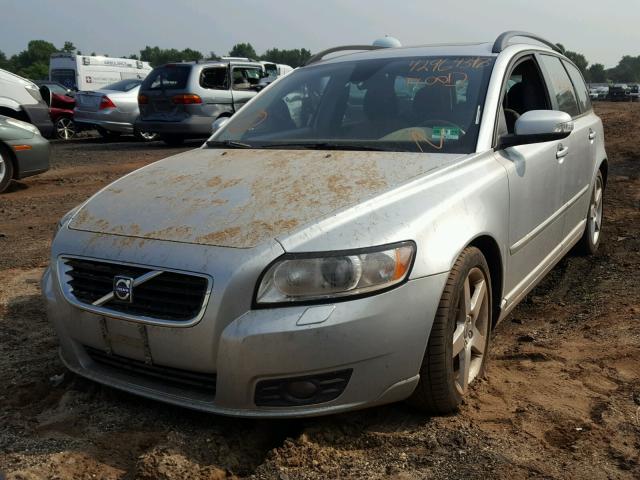 YV1MW382882425001 - 2008 VOLVO V50 2.4I SILVER photo 2