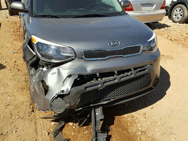 KNDJN2A2XF7206766 - 2015 KIA SOUL GRAY photo 9