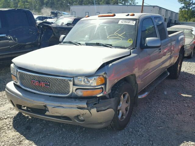 2GTFK69U421357878 - 2002 GMC SIERRA TAN photo 2