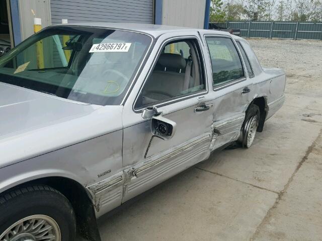 1LNLM82W7SY763229 - 1995 LINCOLN TOWN CAR SILVER photo 9