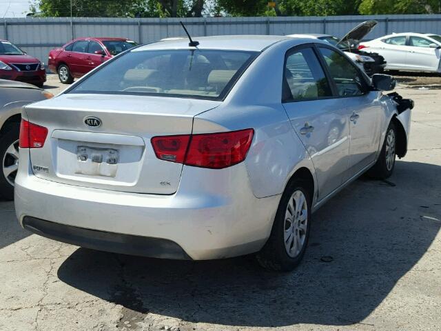 KNAFU4A2XA5261417 - 2010 KIA FORTE EX SILVER photo 4