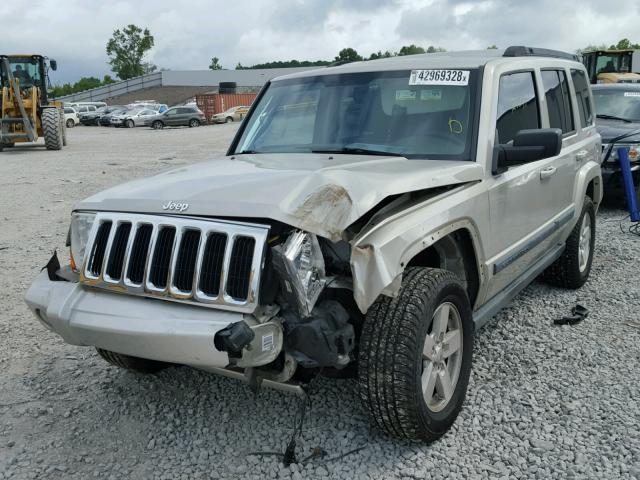 1J8HH48K18C115136 - 2008 JEEP COMMANDER SILVER photo 2