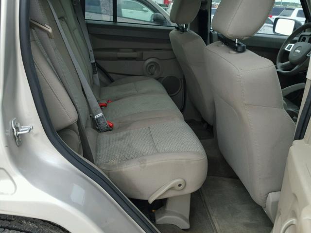 1J8HH48K18C115136 - 2008 JEEP COMMANDER SILVER photo 6