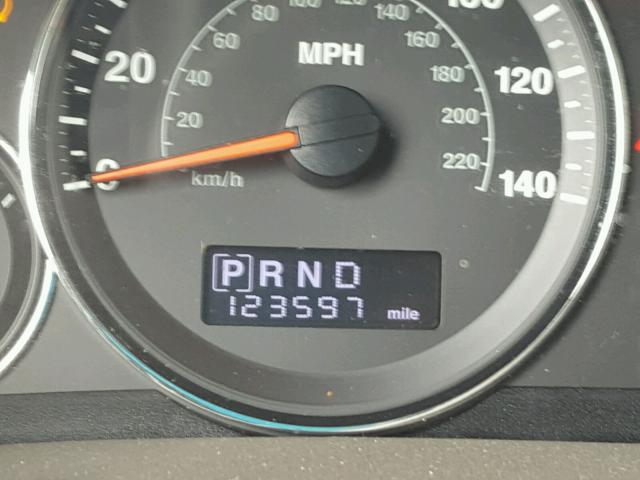 1J8HH48K18C115136 - 2008 JEEP COMMANDER SILVER photo 8