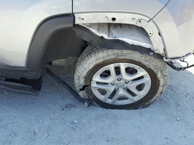 3C4NJCAB3JT133442 - 2018 JEEP COMPASS SP 银色 照片 9