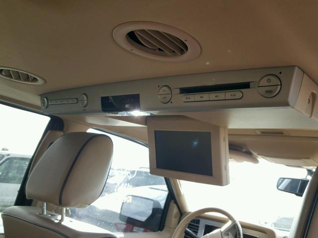 5LMJJ2J50AEJ08266 - 2010 LINCOLN NAVIGATOR შავი ფოტო 9