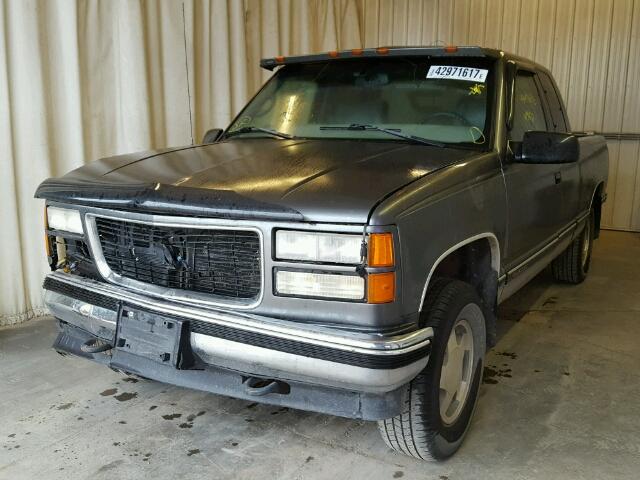 1GTEK19R6XR509569 - 1999 GMC SIERRA GRAY photo 2