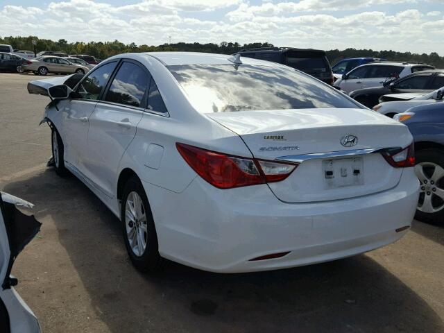 5NPEB4AC5DH529789 - 2013 HYUNDAI SONATA WHITE photo 3