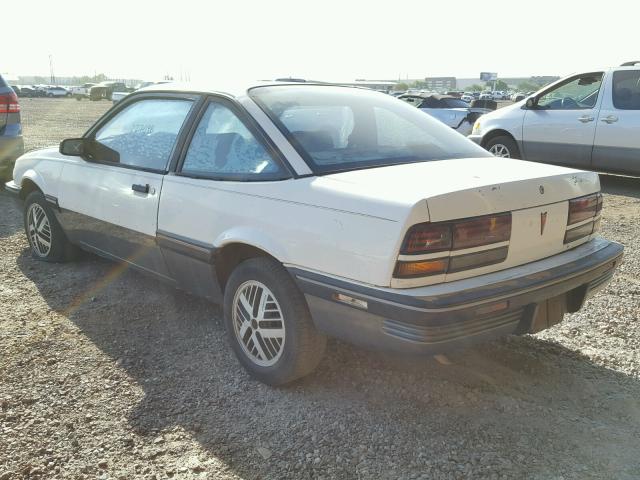 1G2JB11K9K7614533 - 1989 PONTIAC SUNBIRD LE WHITE photo 3