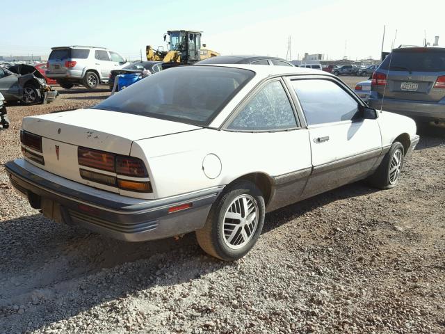 1G2JB11K9K7614533 - 1989 PONTIAC SUNBIRD LE WHITE photo 4