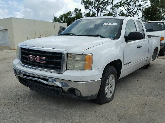 1GTEC29029Z223354 - 2009 GMC SIERRA C15 WHITE photo 2