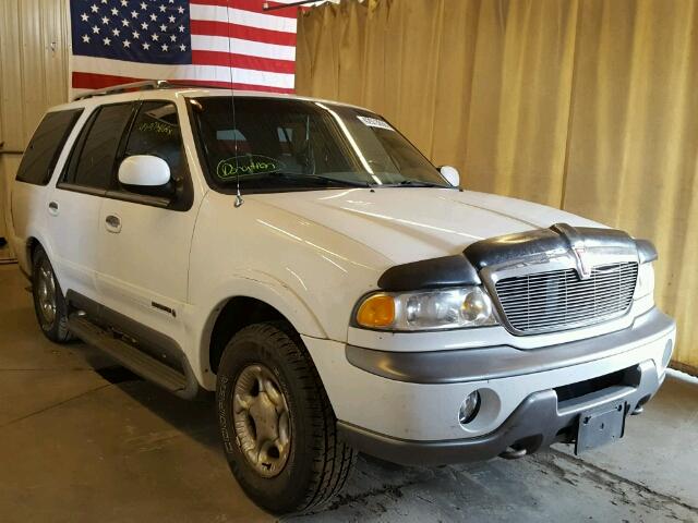 5LMPU28A9XLJ20389 - 1999 LINCOLN NAVIGATOR 白色 照片 3