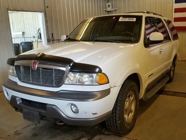 5LMPU28A9XLJ20389 - 1999 LINCOLN NAVIGATOR 白色 照片 4