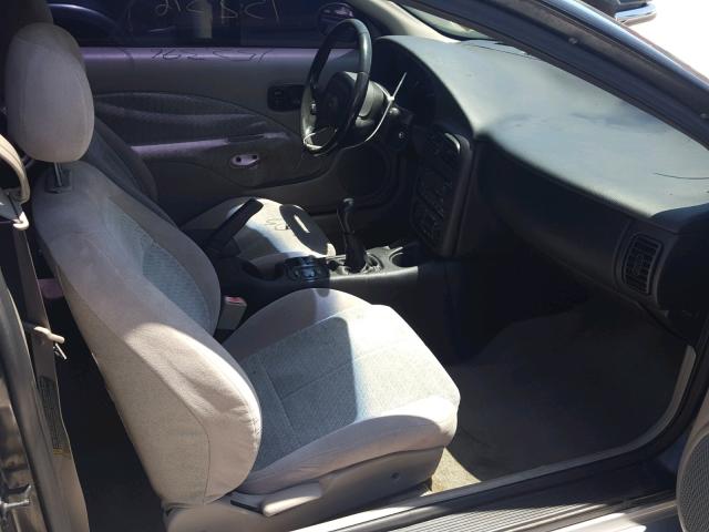 1G8ZR1275YZ202511 - 2000 SATURN SC2 SILVER photo 5