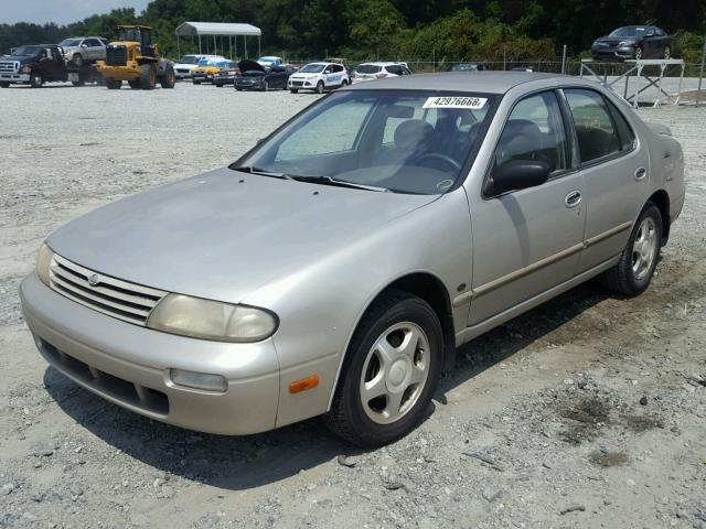 1N4BU31D3VC276152 - 1997 NISSAN ALTIMA XE SILVER photo 2