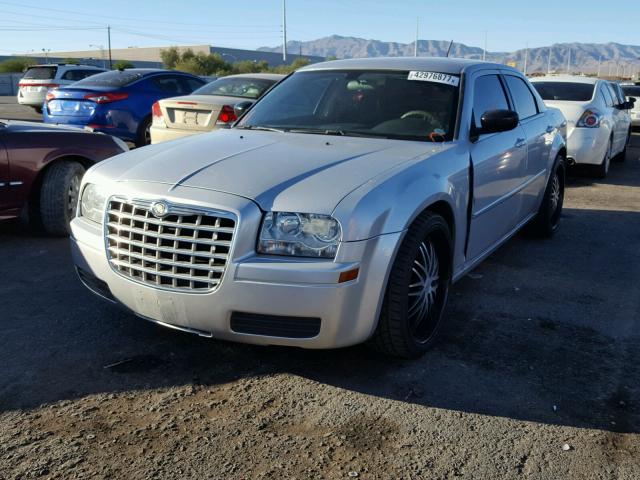 2C3KA43R98H291911 - 2008 CHRYSLER 300 LX SILVER photo 2