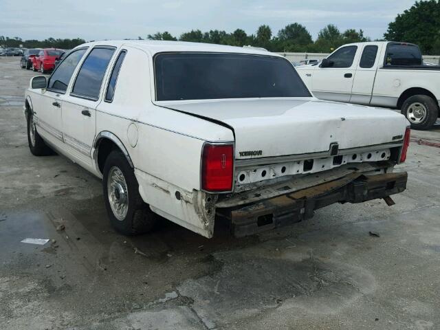 1LNLM81W4VY704130 - 1997 LINCOLN TOWN CAR E WHITE photo 3