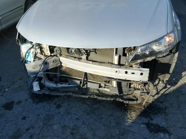 JTKJF5C74D3054651 - 2013 TOYOTA SCION TC 银色 照片 9