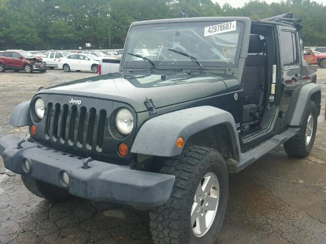 1J4BA3H16BL611733 - 2011 JEEP WRANGLER U GREEN photo 2