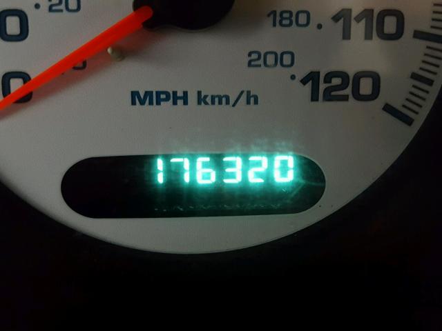 2B3HD46R62H275800 - 2002 DODGE INTREPID S GRAY photo 8