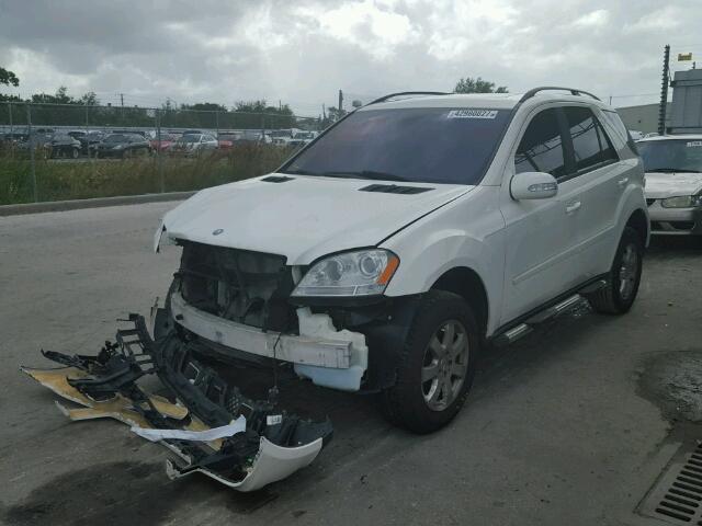 4JGBB86E06A022745 - 2006 MERCEDES-BENZ ML 350 WHITE photo 2