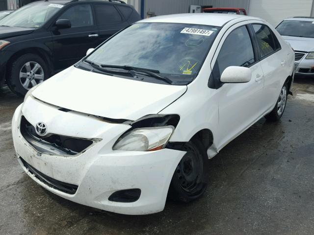 JTDBT923681224522 - 2008 TOYOTA YARIS WHITE photo 2