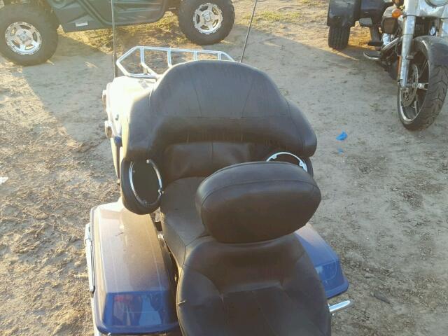 1HD1FCW186Y615828 - 2006 HARLEY-DAVIDSON FLHTCUI BLUE photo 6