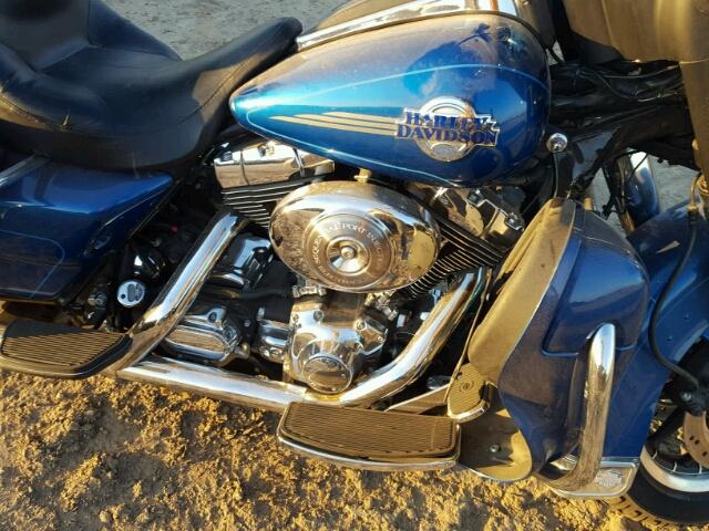 1HD1FCW186Y615828 - 2006 HARLEY-DAVIDSON FLHTCUI BLUE photo 7