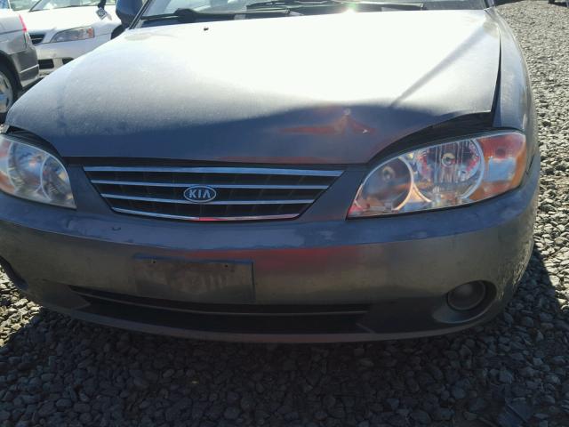 KNAFB121335247582 - 2003 KIA SPECTRA GRAY photo 9