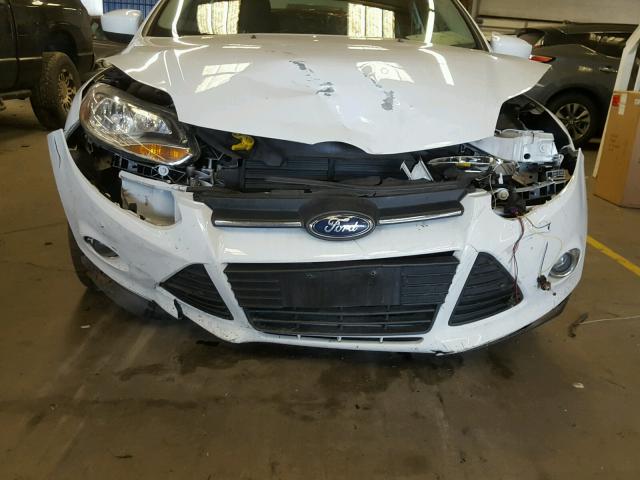 1FAHP3F29CL236227 - 2012 FORD FOCUS SE WHITE photo 9