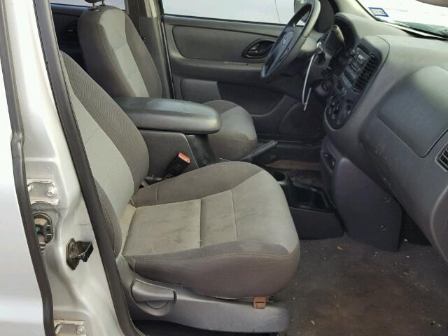 1FMYU02154KA44725 - 2004 FORD ESCAPE GRAY photo 5