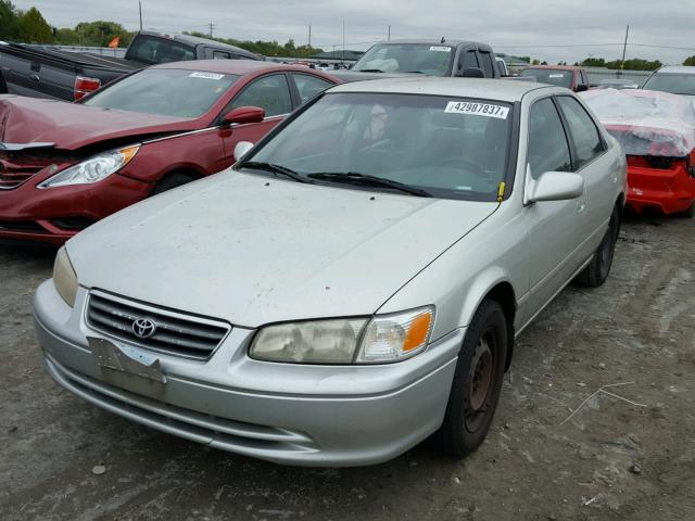 JT2BG22K3Y0470574 - 2000 TOYOTA CAMRY CE SILVER photo 2