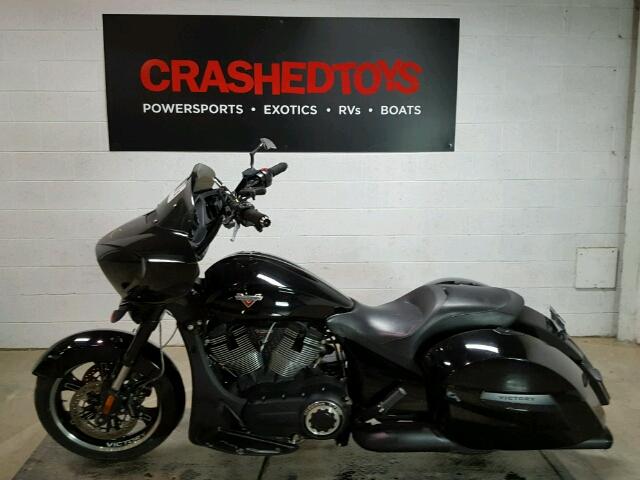 5VPDA36N8E3030115 - 2014 VICTORY MOTORCYCLES CROSS COUN BLACK photo 3