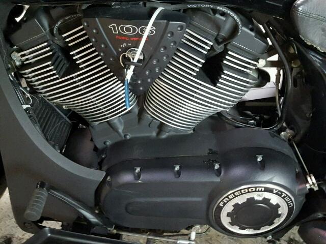 5VPDA36N8E3030115 - 2014 VICTORY MOTORCYCLES CROSS COUN BLACK photo 6