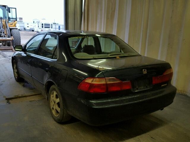 1HGCG5671YA072519 - 2000 HONDA ACCORD SE GREEN photo 3