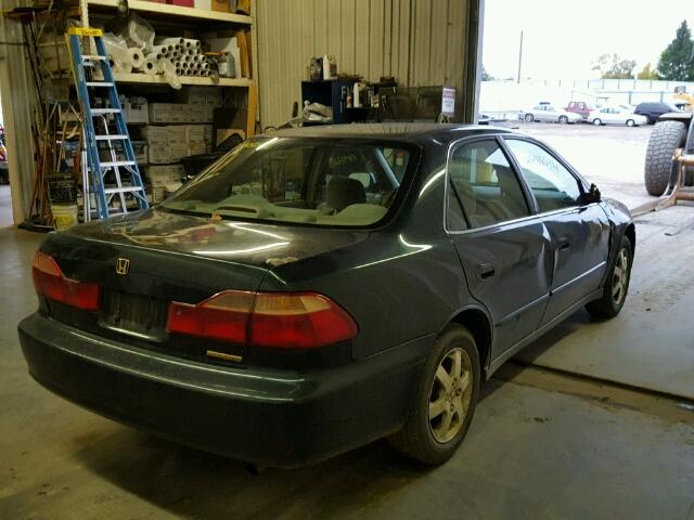 1HGCG5671YA072519 - 2000 HONDA ACCORD SE GREEN photo 4