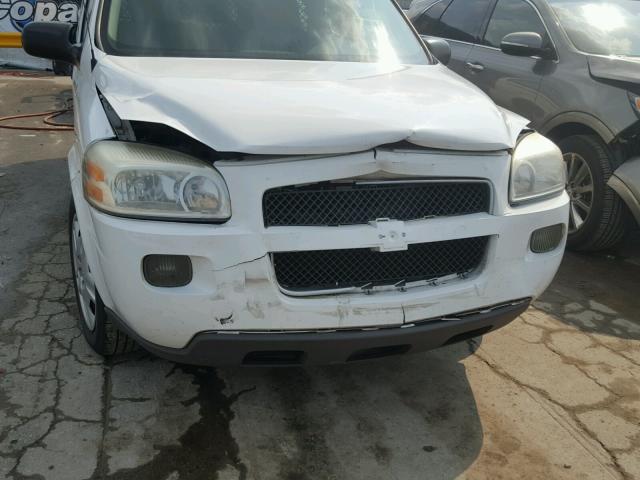 1GBDV13W98D181505 - 2008 CHEVROLET UPLANDER WHITE photo 9