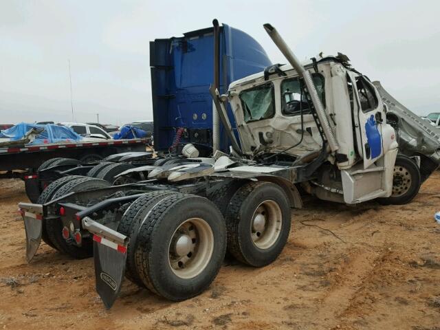 3AKJGEDV0GDHB9664 - 2016 FREIGHTLINER CASCADIA 1 WHITE photo 4